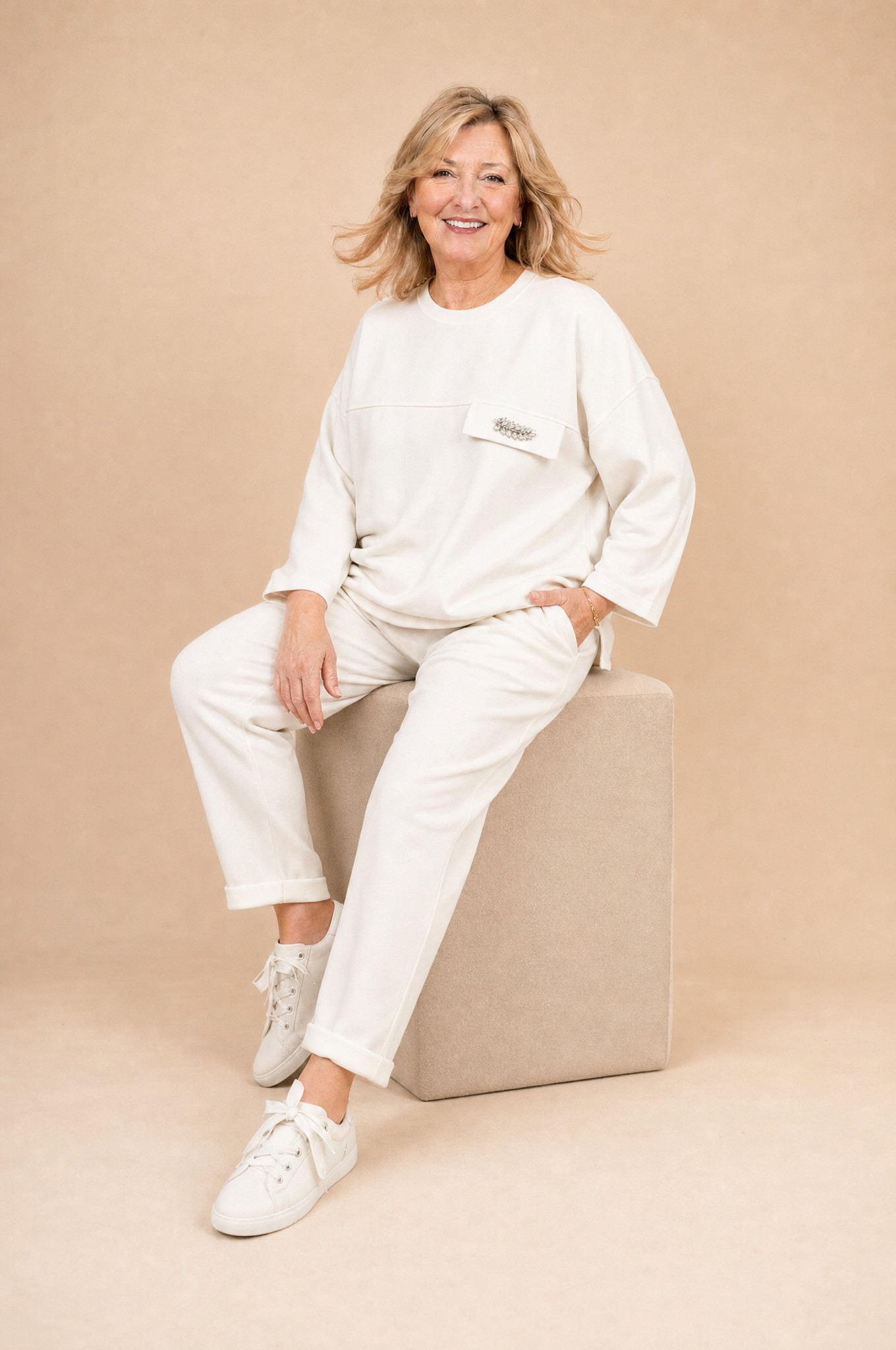 Komplet Dresowy Glamour — bluza z broszką + spodnie | Polska szwalnia