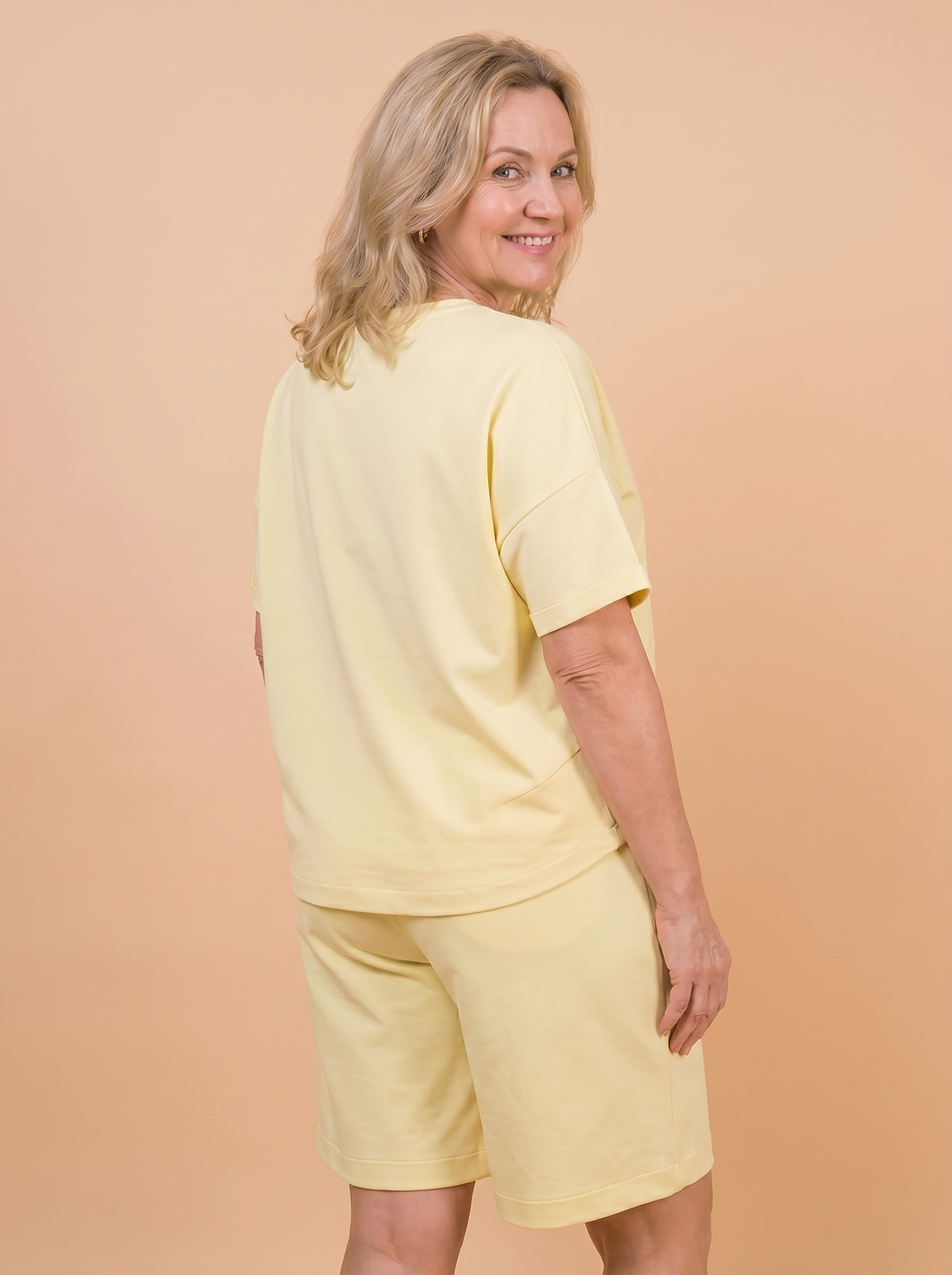 Komplet Letni Masełko — t-shirt oversize i szorty plus size | 100% Masełko (wiskoza) Polska szwalnia